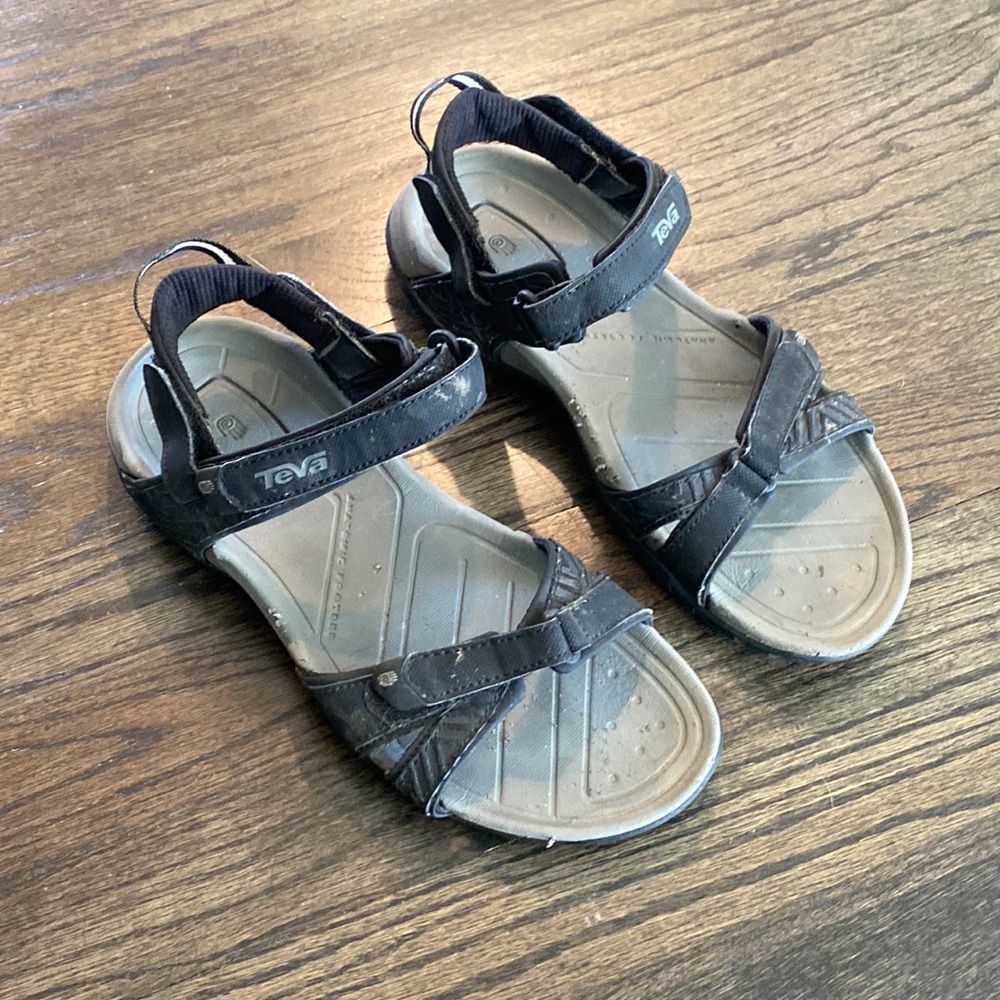 Teva Mens Sandals Black 9 GUC